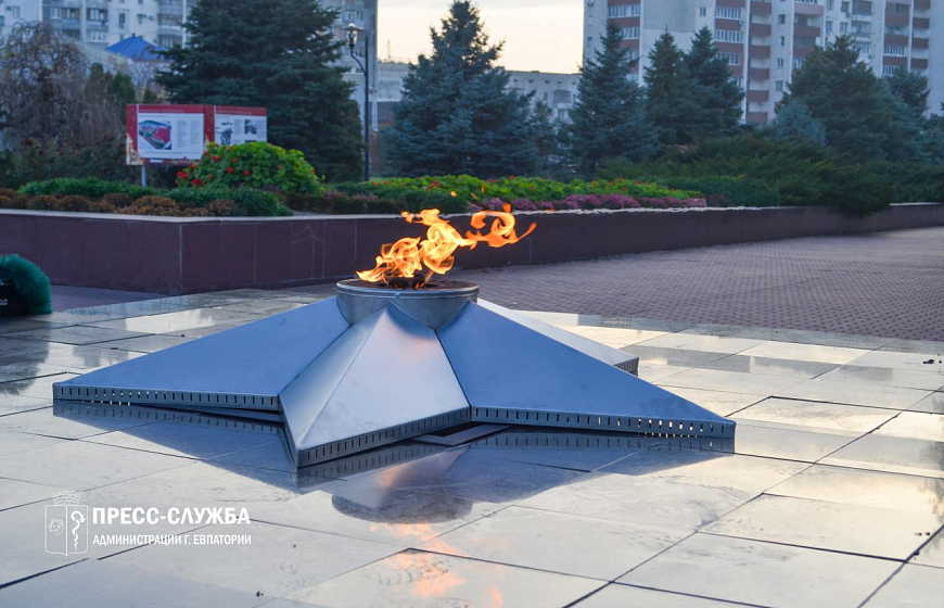 На мемориале «Красная горка» обновили горелочное устройство Вечного огня на памятнике «Скорбящая мать»